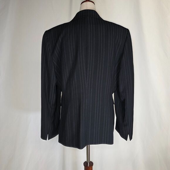Tahari Petite Pin Striped Large Single Button Blazer Size 14 Petite - Picture 8 of 11